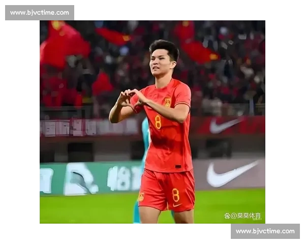 上海上港激战鲁能泰山争夺关键三分中超强强对话胜负悬念拉满 上海上港激战鲁能泰山争夺关键三分中超强强对话胜负悬念拉满